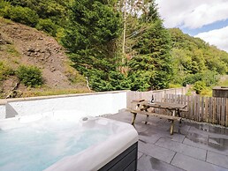 Riverside Cottage No 5