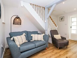 Riverside Cottage No 4