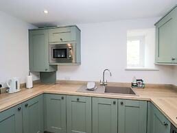 Riverside Cottage No 4