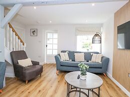 Riverside Cottage No 4