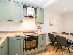Riverside Cottage No 4