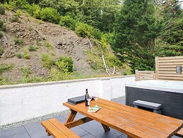 Riverside Cottage No 4