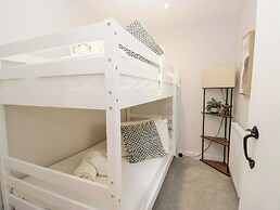 Riverside Cottage No 4