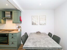 Riverside Cottage No 4