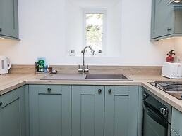 Riverside Cottage No 3