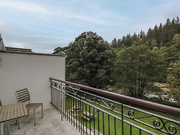 Apartment 4