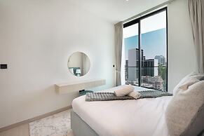 Easygo- Lux 2BR / Private Pool JVC Onyx