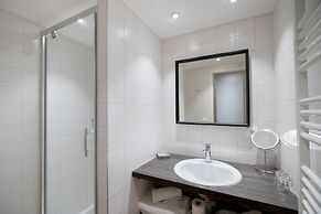 Apartment in Saint-tropez With Beach Access
