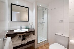 Apartment in Saint-tropez With Beach Access