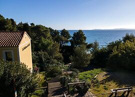 Apartment in Saint-tropez With Beach Access