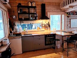 Lapland Riverside Nature Cabin