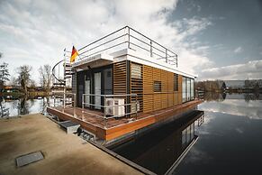 Schones Hausboot in Hoxter