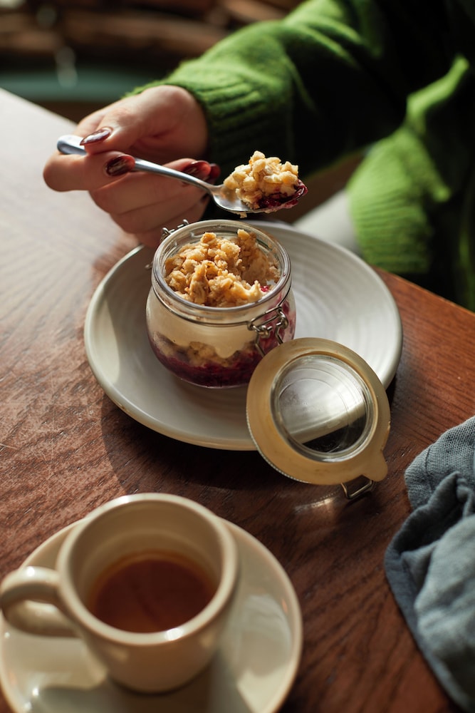 The Ragged Robin - A Heartwood Inn
