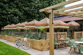 The Ragged Robin - A Heartwood Inn