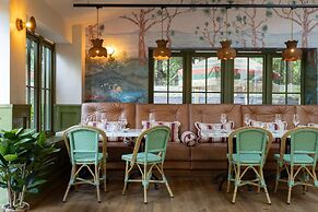 The Ragged Robin - A Heartwood Inn