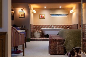 The Ragged Robin - A Heartwood Inn
