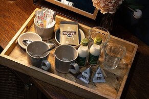 The Ragged Robin - A Heartwood Inn