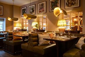 The Ragged Robin - A Heartwood Inn