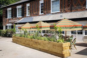 The Ragged Robin - A Heartwood Inn