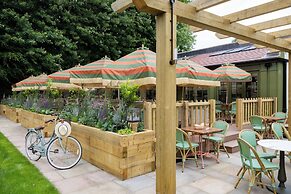 The Ragged Robin - A Heartwood Inn