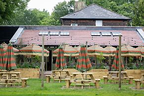 The Ragged Robin - A Heartwood Inn