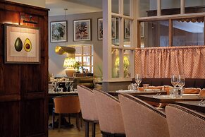 The Ragged Robin - A Heartwood Inn