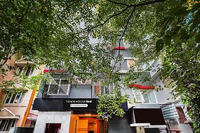 Super Townhouse Oak Indiranagar