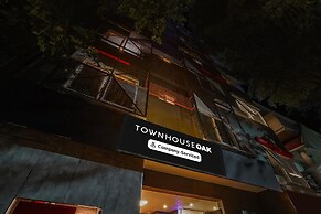 Super Townhouse Oak Indiranagar