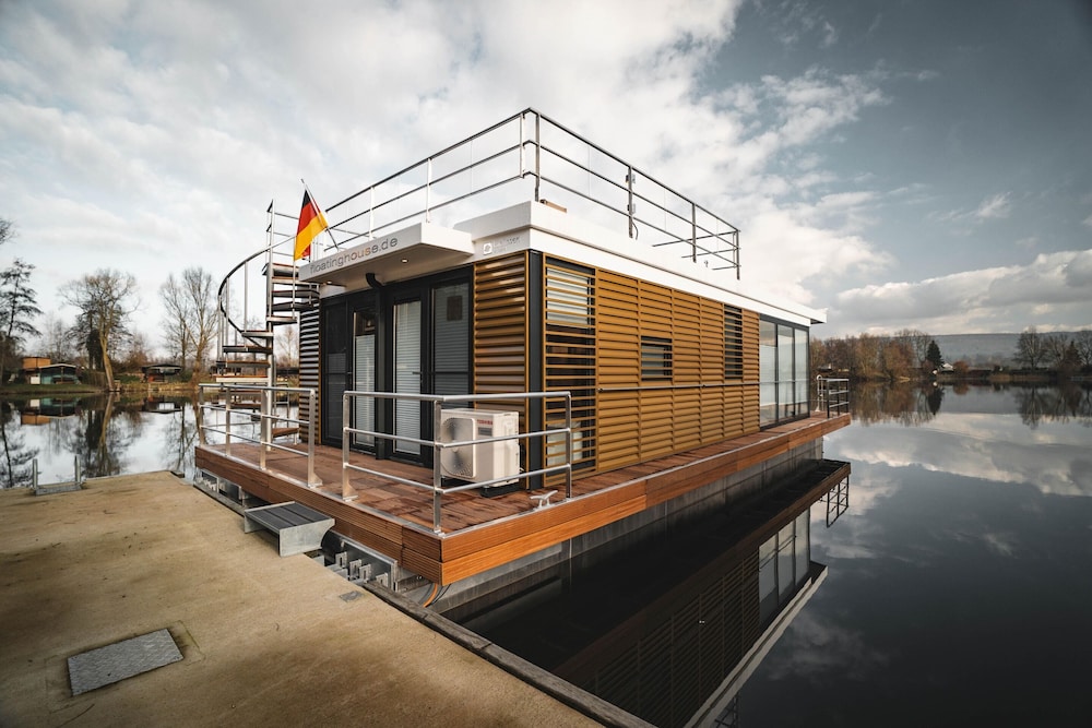 Schones Hausboot in Hoxter
