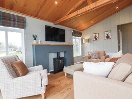 6 Meadow Retreat