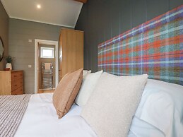 6 Meadow Retreat