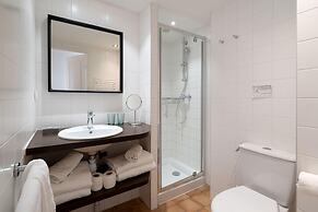 Apartment in Saint-tropez With Beach Access