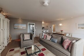 Seaview Apartment in De Haan for two