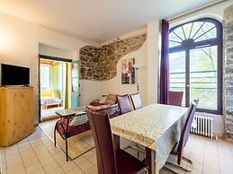 Vintage Retreat by the Vis