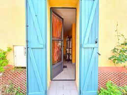 Vintage Retreat by the Vis
