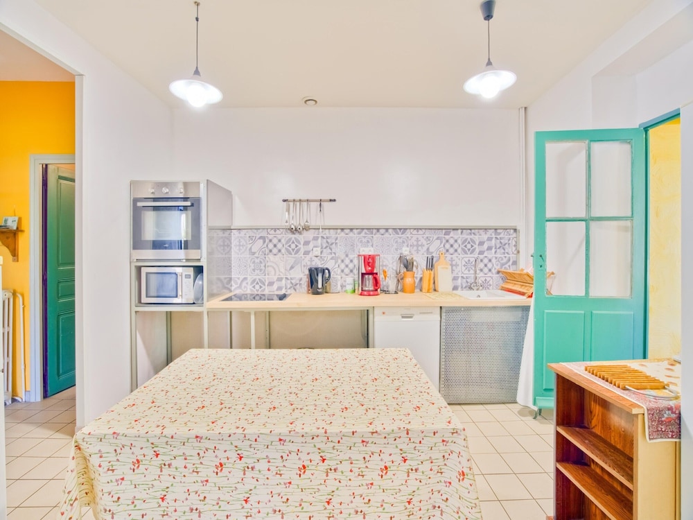 Vintage Retreat by the Vis