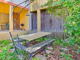Vintage Retreat by the Vis