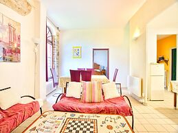 Vintage Retreat by the Vis