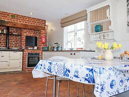 Holm Oak Lodge