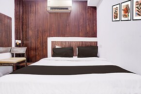 Comfy Stays at Lokhandwala Andheri West