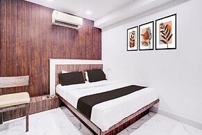 Comfy Stays at Lokhandwala Andheri West