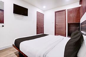 Comfy Stays at Lokhandwala Andheri West