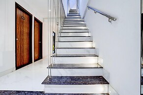 Comfy Stays at Lokhandwala Andheri West