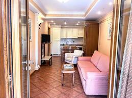Apartment in Roma by Marco Simone Golf