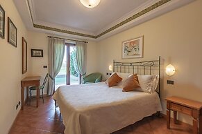 Apartment in Roma by Marco Simone Golf