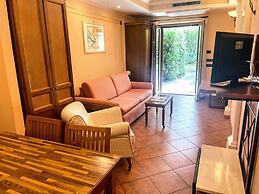 Apartment in Roma by Marco Simone Golf