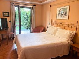 Apartment in Roma by Marco Simone Golf