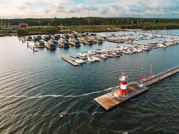 Hausboot am See