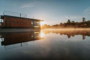 Hausboot am See