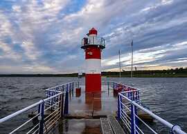 Hausboot am See